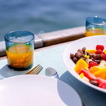 Mulubinba Seahouse Botel