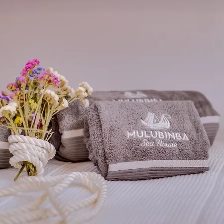 Mulubinba Seahouse Hotel en barco